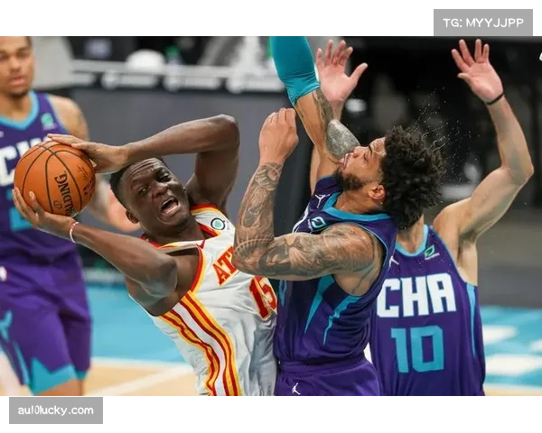 黄蜂与老鹰胜率接近并列 东部第十位置季后赛边缘竞争激烈